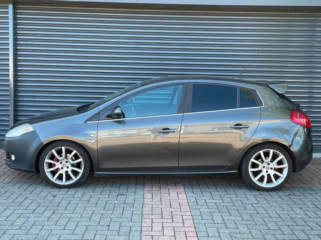 Fiat Bravo 1.4 T-Jet Emotion Airco | Trekhaak | Pdc | 150 Pk, Auto's, Fiat, Voorwielaandrijving, Stof, Gebruikt, Zwart