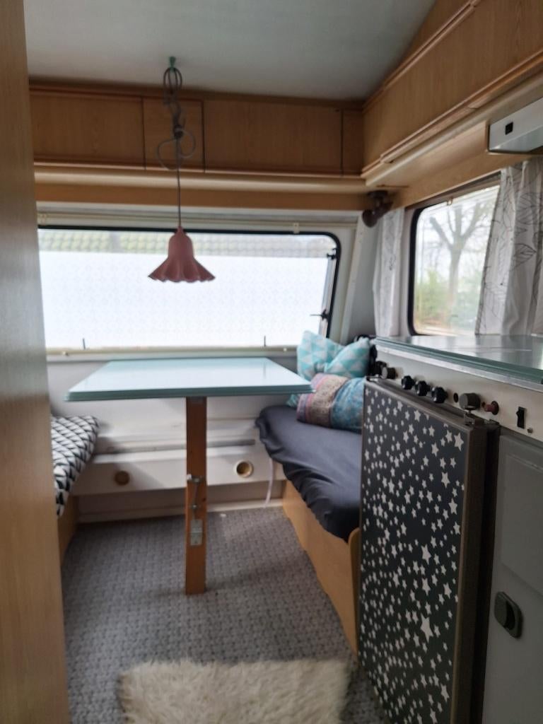 Caravan met stapelbed: Chateau Cantara 908, Chateau, Rondzit, 750 - 1000 kg, 4 tot 5 meter