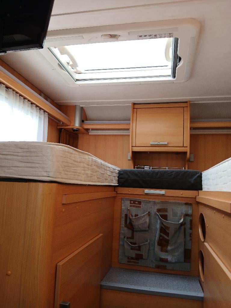 Caravans And Camping Semi-Integraal