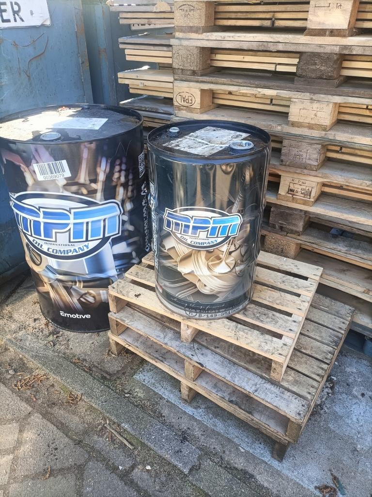 60 liter oliedrums - (2 stuks beschikbaar), Ophalen, Zo goed als nieuw