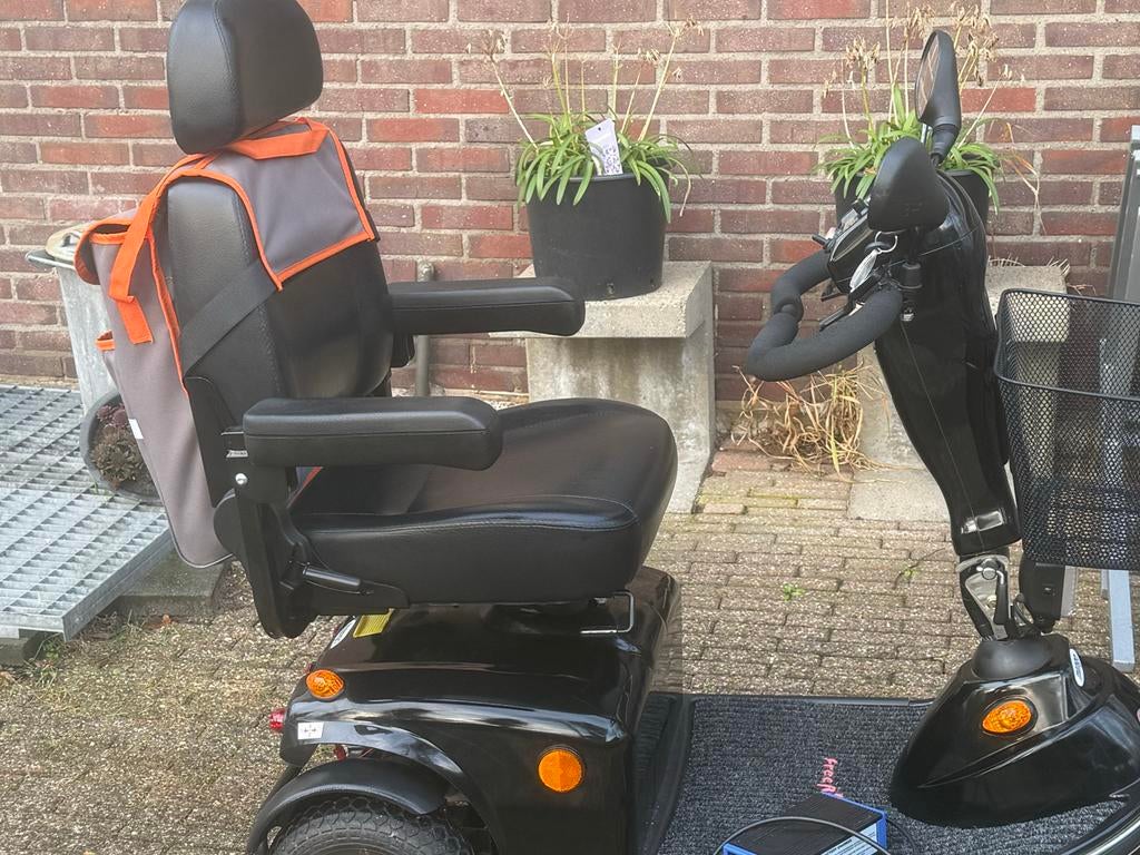 Panther 3 compact, veel gebruiksgemak kleine draaicirkel., Ophalen, Zo goed als nieuw, 46 km of meer, 16 km/u of meer