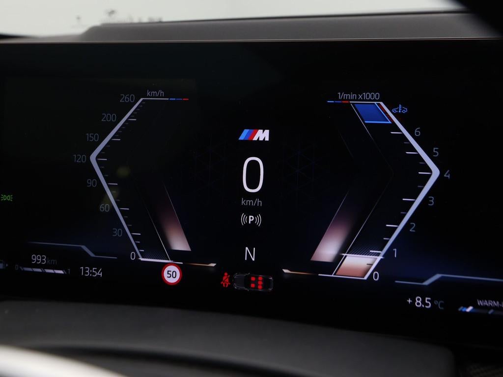 BMW X6 xDrive40i (bj 2025, automaat), Auto's, Automaat, Stoelverwarming, Gebruikt, Euro 6