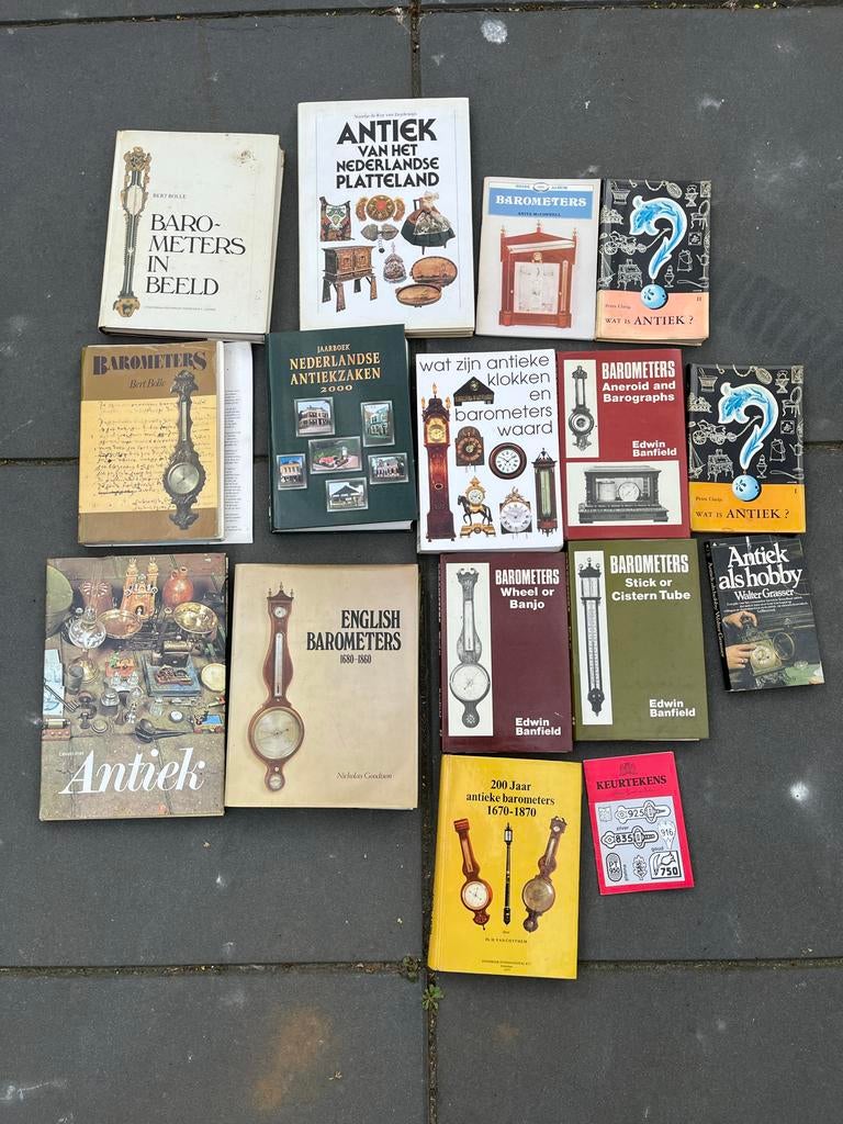 Boeken over antieke barometers en antiek, Ophalen, Gelezen