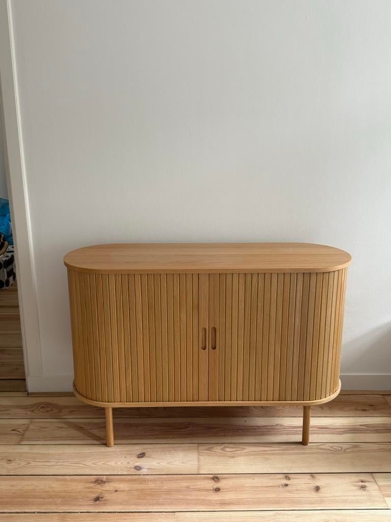 JYSK LYNGVIG Dressoir met Roldeur - Naturel Eiken, Huis en Inrichting, Kasten | Roldeurkasten en Archiefkasten, Zo goed als nieuw