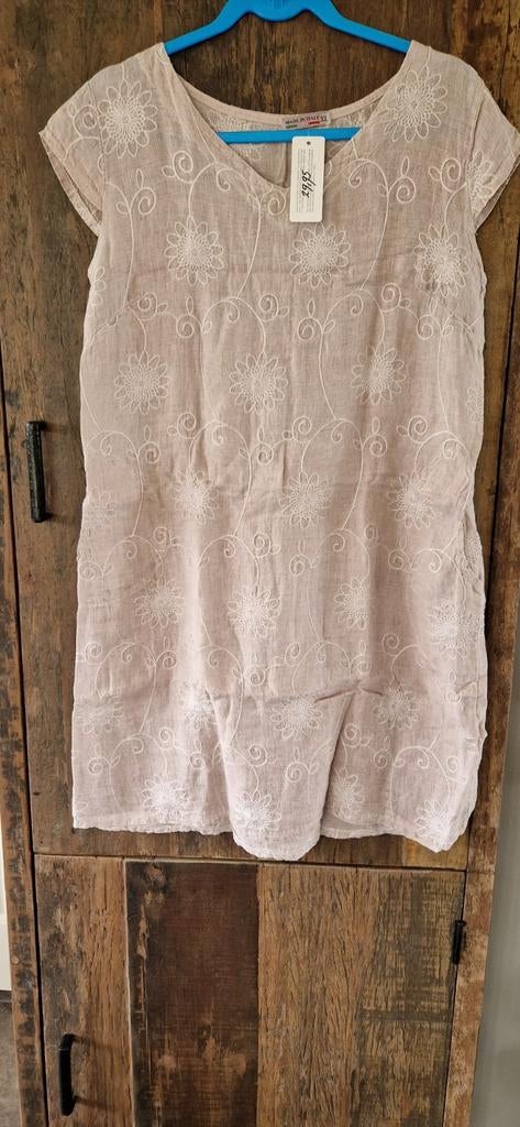 Nieuw met prijskaartje

Linnen jurkje

Oud roze, Ophalen of Verzenden, Nieuw, Maat 46/48 (XL) of groter, Roze