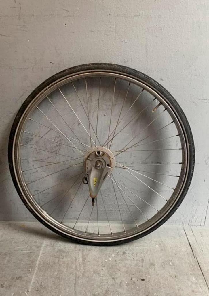 voorwiel 28 inch met rollerbrake, Fietsen en Brommers, Ophalen, Zo goed als nieuw