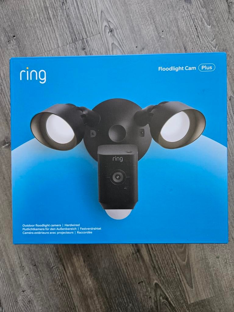 Ring Floodlight Cam Plus - Nieuw in doos, Audio, Tv en Foto, Videobewaking, Nieuw, Buitencamera, Ophalen of Verzenden