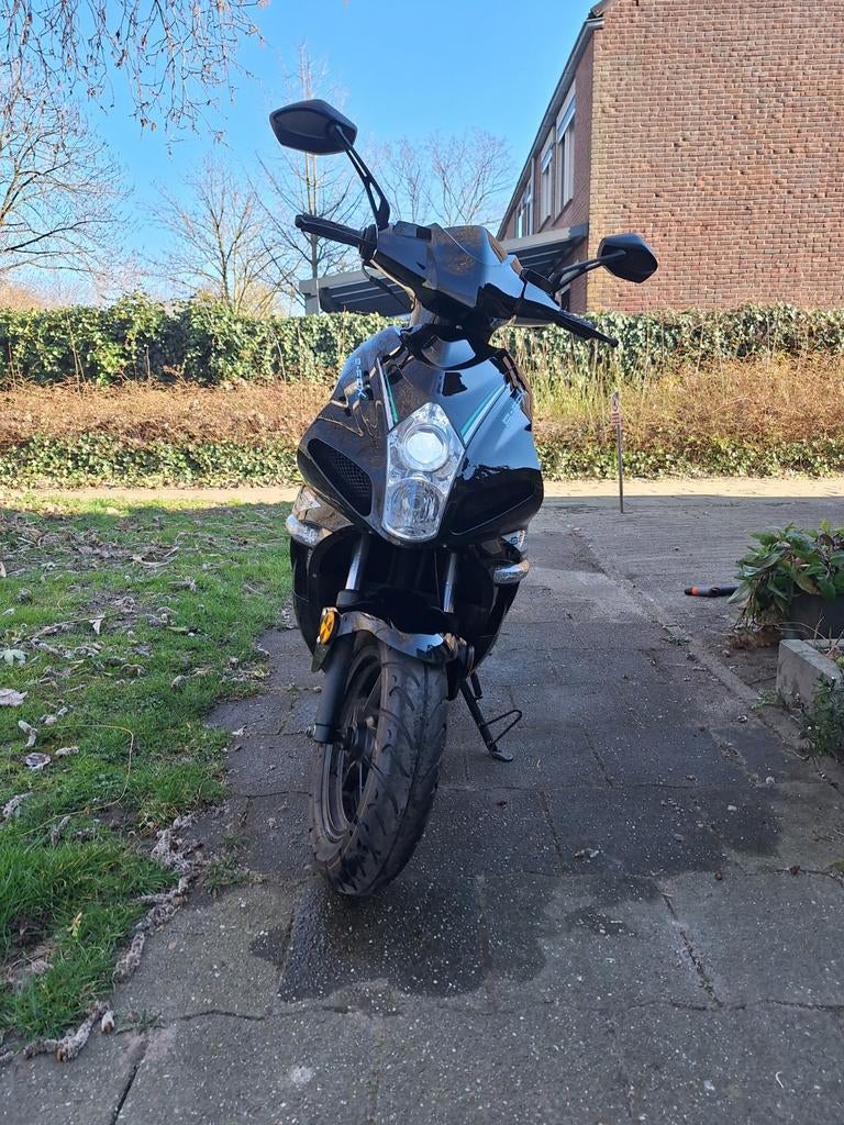 Nette elektrische scooter Shiwei E-fox, Fietsen en Brommers, Scooters | Kymco, Zo goed als nieuw, Overige modellen, Maximaal 45 km/u