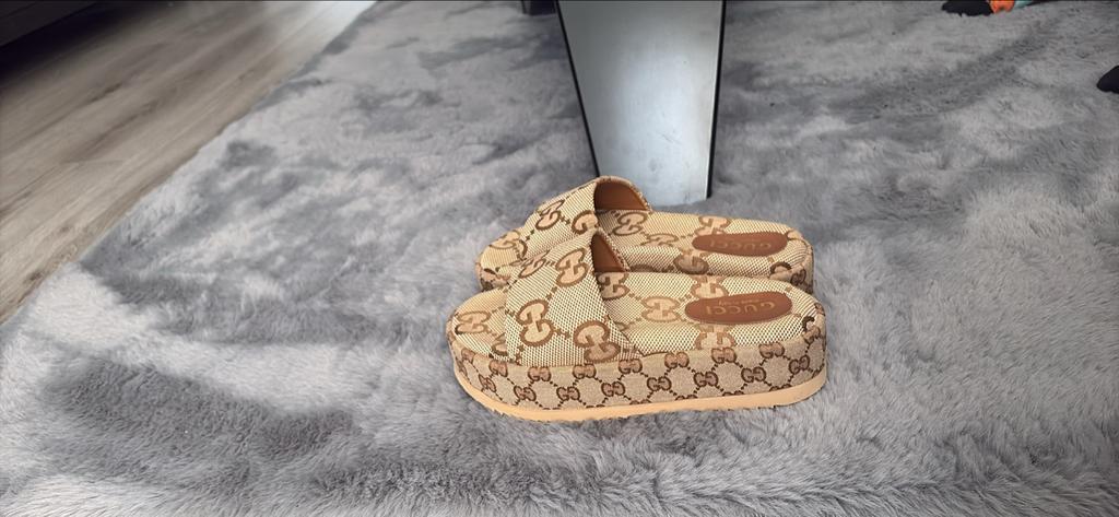 Gucci platform sandalen, Ophalen, Beige, Sandalen of Muiltjes