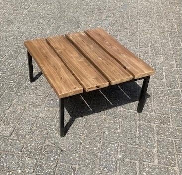 Nette tuintafel met houten blad en metalen onderstel, Tuin en Terras, Tuintafels, Ophalen, Zo goed als nieuw, Vierkant, Hout