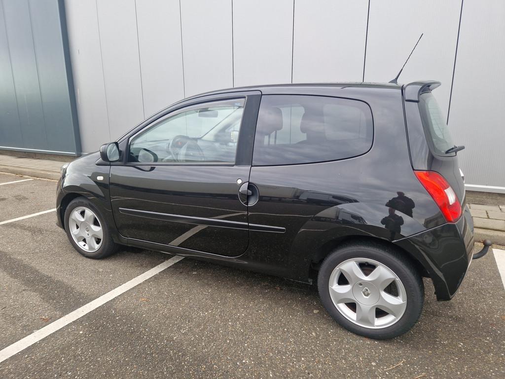 Renault Twingo 1.2-16V Dynamique, CLIMATRONIC, NIEUWE APK, T, Twingo, 4 cilinders, 4 stoelen, Zwart