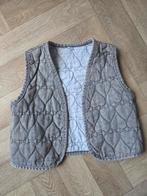 • Gilet met hartjes - Maat 122/128 🩷, Kinderen en Baby's, Meisje, Ophalen of Verzenden, Zo goed als nieuw, Jas