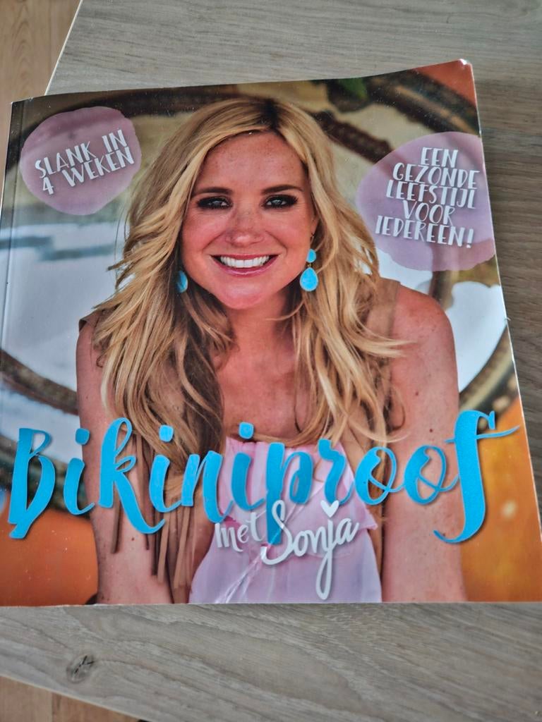 Bikini proof met Sonja bakker, Boeken, Ophalen of Verzenden, Gelezen, Sonja Bakker