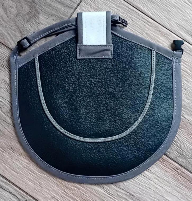 Grijs kippenzadel 24 cm maat XL Orpington, Brahma, Sussex ed, Dieren en Toebehoren, Pluimvee, Kip, Vrouwelijk