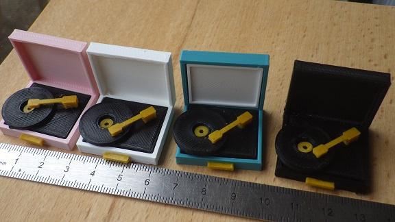 Poppenhuis: Platenspeler, Verzamelen, Poppenhuizen en Toebehoren, Nieuw, Poppenhuis, Ophalen of Verzenden