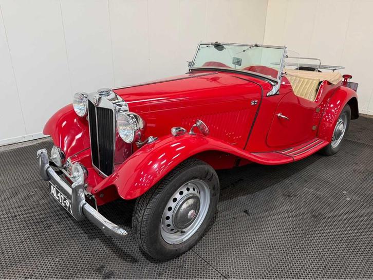 MG - TD - Oldtimer - 1951, Auto's, Oldtimers, Bedrijf, Open dak, MG, Benzine, Cabriolet, Geïmporteerd, Rood