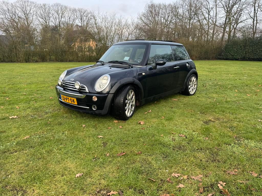 Mini 1.6 16V Cooper 2004 Zwart, Voorwielaandrijving, 4 cilinders, Handgeschakeld, 115 pk