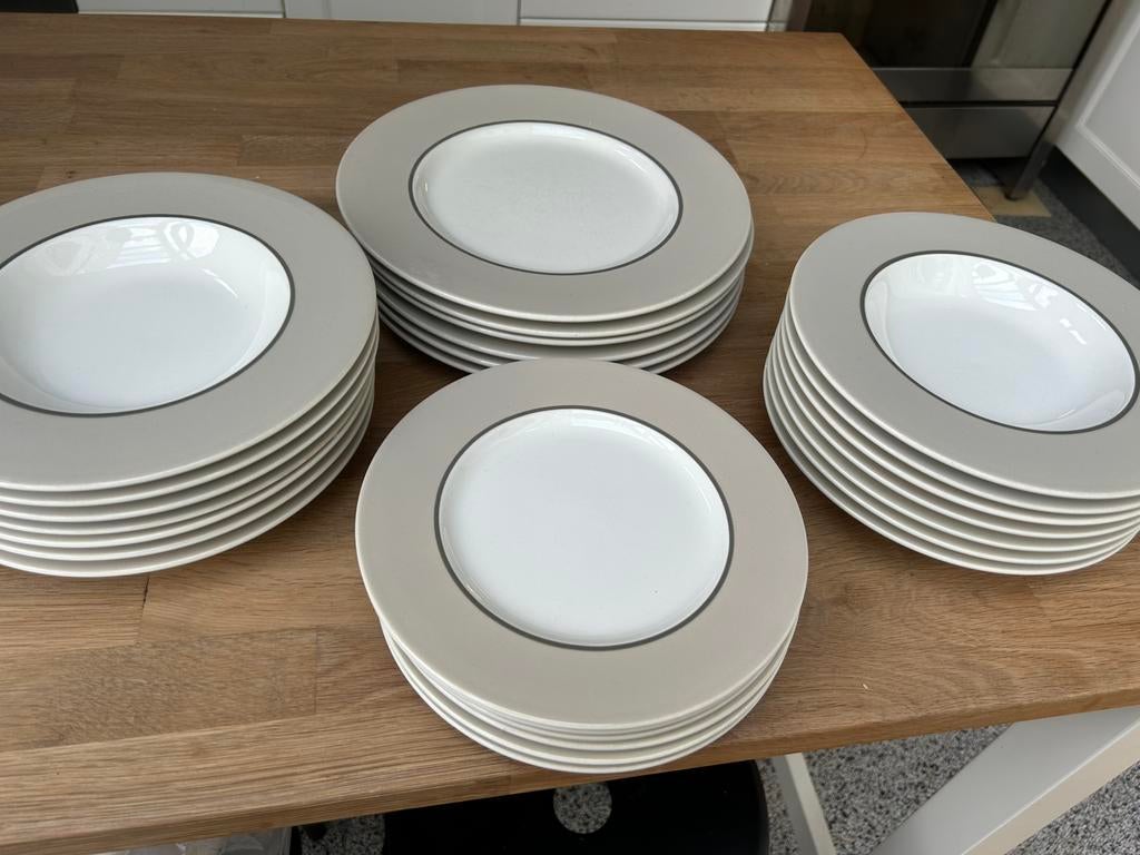 Hema borden servies, Ophalen of Verzenden, Zo goed als nieuw, Bord(en), Overige stijlen