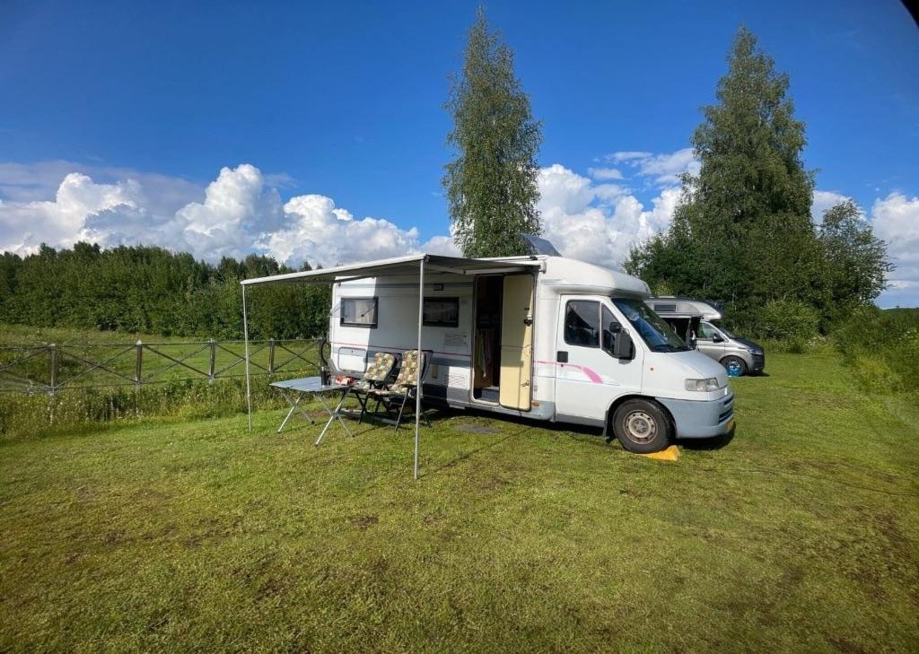 Te koop: onze trouwe camper (29 jaar jong) in prijs verlaagd, Caravans en Kamperen, Campers, Ringverwarming, Koelkast, Fiat, Luifel