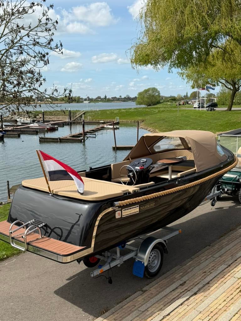 Maassloep 590 honda 20pk nieuw! Opties koningsdag geopend