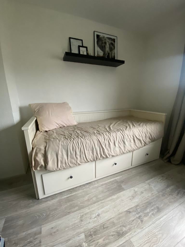 Hemnes ikea Bedbank logeerbed uitschuifbed met 3 lades wit, Ophalen, Gebruikt, Wit, Tweepersoons