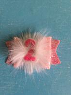 Roze haarclip met nummer 2, Kinderen en Baby's, Babymode-accessoires, Ophalen of Verzenden, Nieuw, Handgemaakt