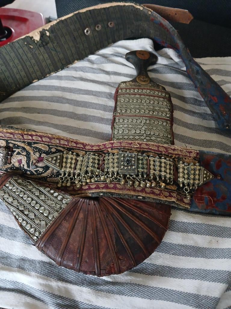 Antieke Yemini Jambiya Dolk met Riem en Foedraal, Antiek en Kunst, Antiek | Overige Antiek, Ophalen of Verzenden