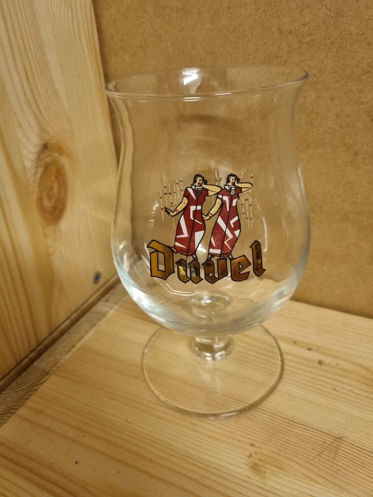 Bierglas Duvel dansende dames 2004 collectors item, Verzamelen, Biermerken, Ophalen of Verzenden, Zo goed als nieuw, Glas of Glazen