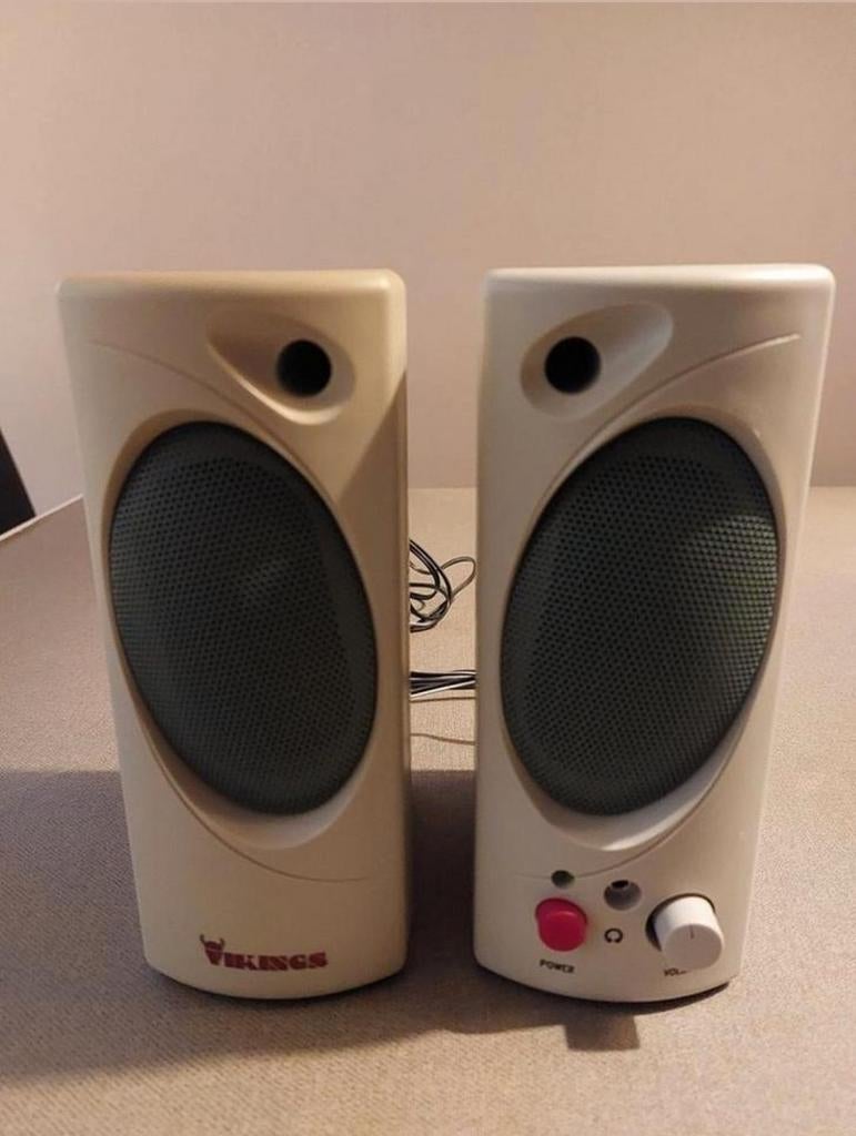 Computer speakers.
VIKINGS VK3-80, Audio, Tv en Foto, Luidsprekers, Ophalen of Verzenden, 60 tot 120 watt, Front, Rear of Stereo speakers