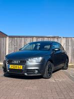 Audi A1 1.2 Tfsi 63KW 2011 Grijs, Auto's, Voorwielaandrijving, 4 cilinders, 4 stoelen, Handgeschakeld