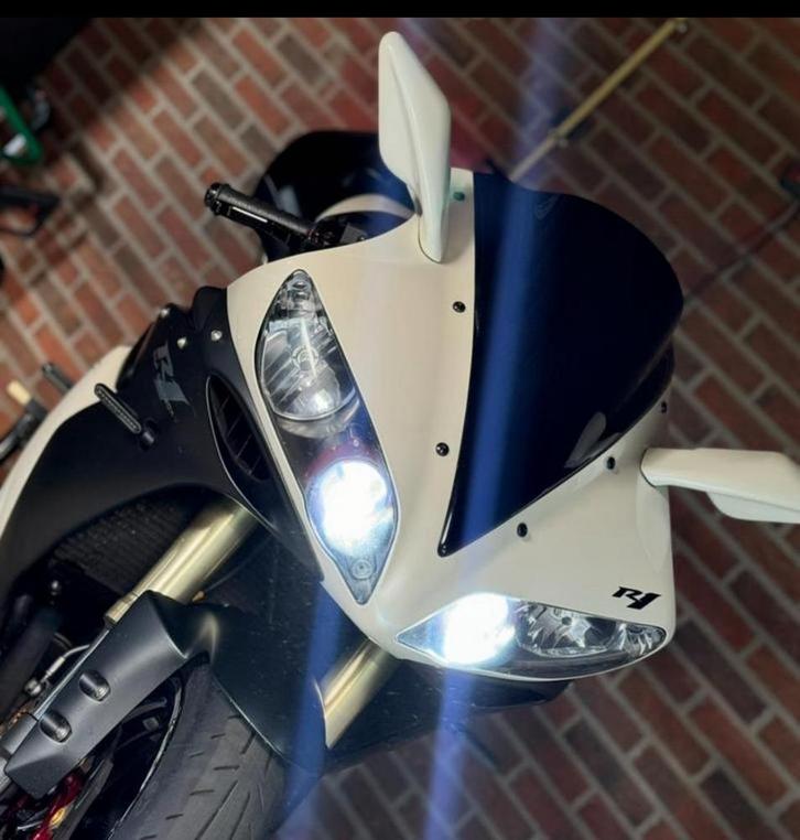Yamaha R1 2004 - 1000cc, Motoren, Motoren | Yamaha, Particulier, Super Sport, meer dan 35 kW, 4 cilinders, Motorrijbewijs A, Quickshifter