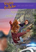 Spanning onder aan de dijk Jan van den Dool 9789059523715, Boeken, Ophalen of Verzenden, Zo goed als nieuw, Jan van den Dool