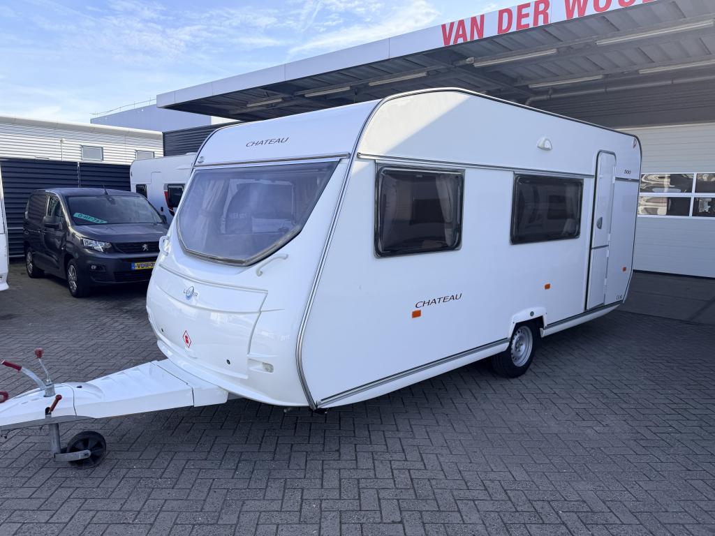 Chateau Lunar 500 Stapelbed en 2x zitje, Caravans en Kamperen, Caravans, Bedrijf, 5 tot 6 meter, Overige typen, 1000 - 1250 kg