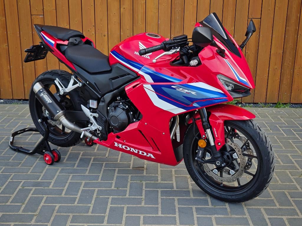 Honda CBR 500 R 2024 MIVV A2 35 KW 6800 KM, Motoren, 2 cilinders, Occasion, 741 cc, Bedrijf