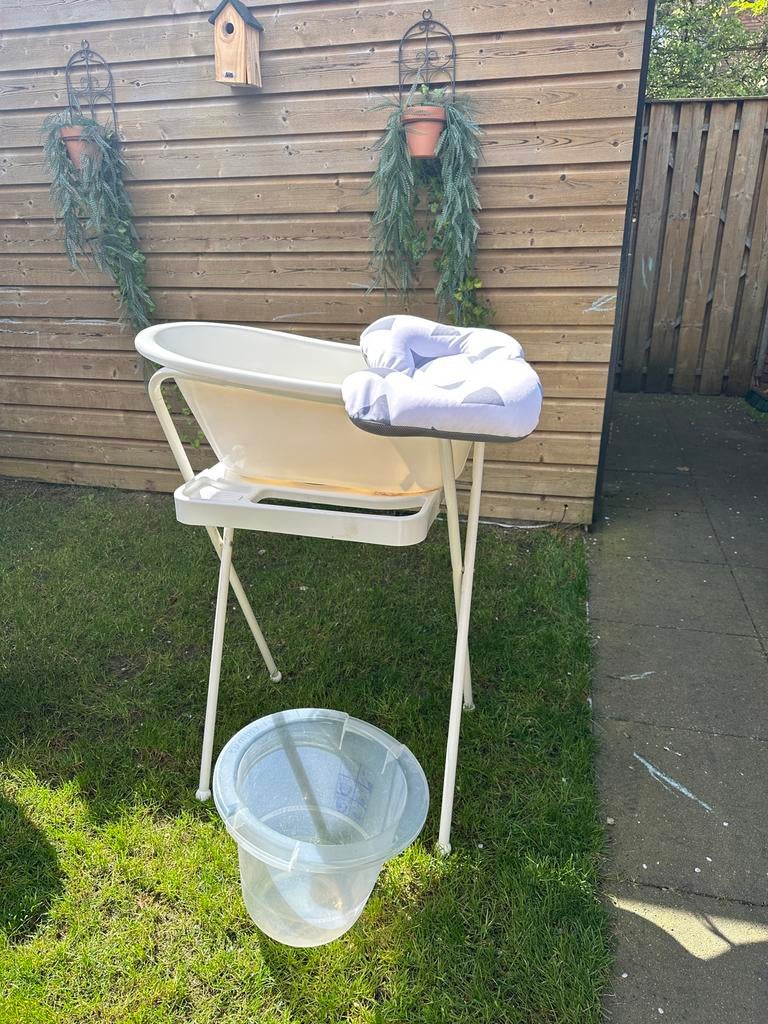 Babybadje met standaard en badzitje, Gebruikt, Badje, Standaard, Ophalen