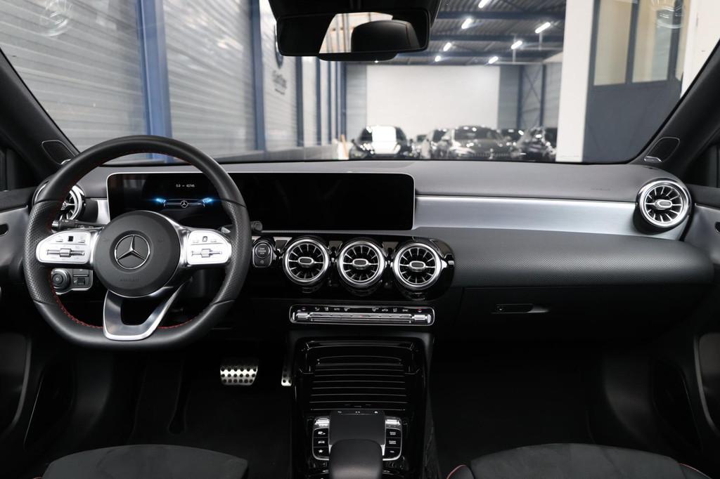 Mercedes-Benz A-klasse AMG 45 4MATIC+ MULTIBEAM/VIRTUAL/SFEE, Auto's, Automaat, Gebruikt, 4 cilinders, 11 km/l
