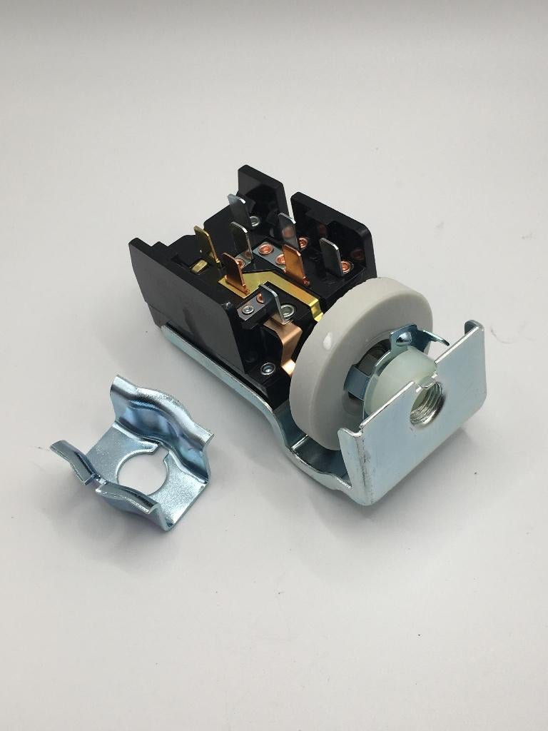 Te koop lichtschakelaar ford f100 f150 f250 e100 e150 bronco, Ophalen of Verzenden