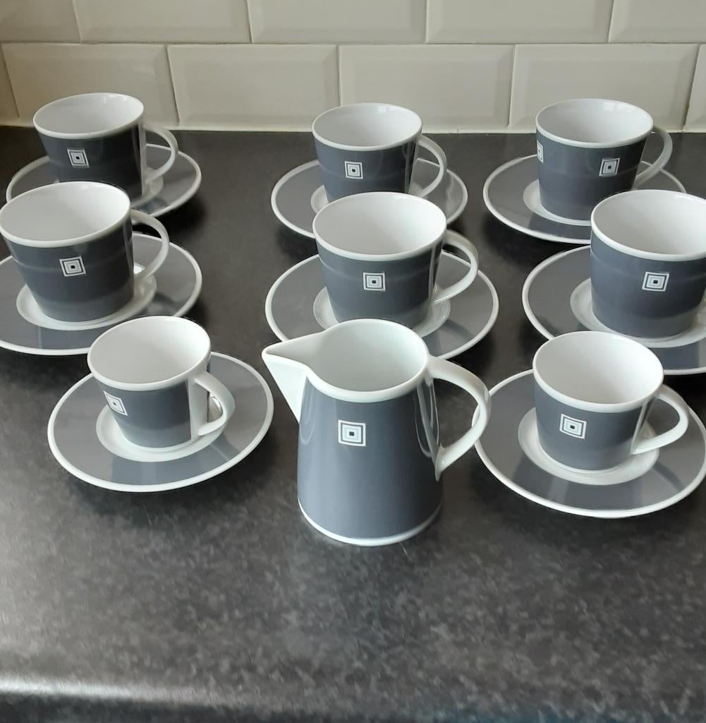 DOUWE EGBERTS servies, grijs, Huis en Inrichting, Keuken | Servies, Overige materialen, Overige typen, Ophalen of Verzenden, Zo goed als nieuw