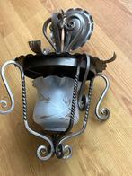 Antieke smeedijzeren wandlamp met geëtst glas, Ophalen of Verzenden