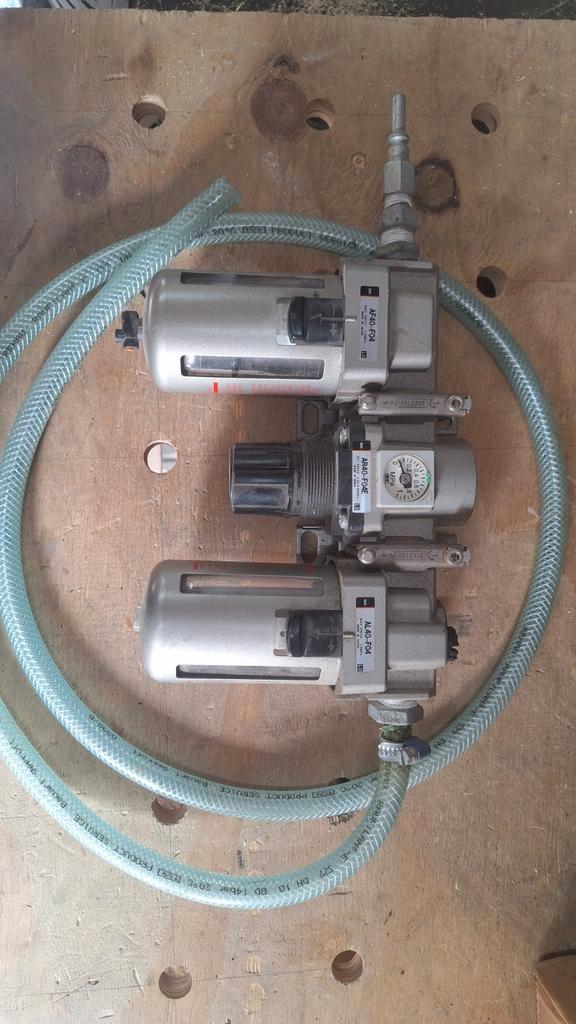 Reduceerventiel perslucht met afscheiders en manometer, Doe-het-zelf en Verbouw, Compressors, Gebruikt, Minder dan 25 liter, Minder dan 200 liter/min