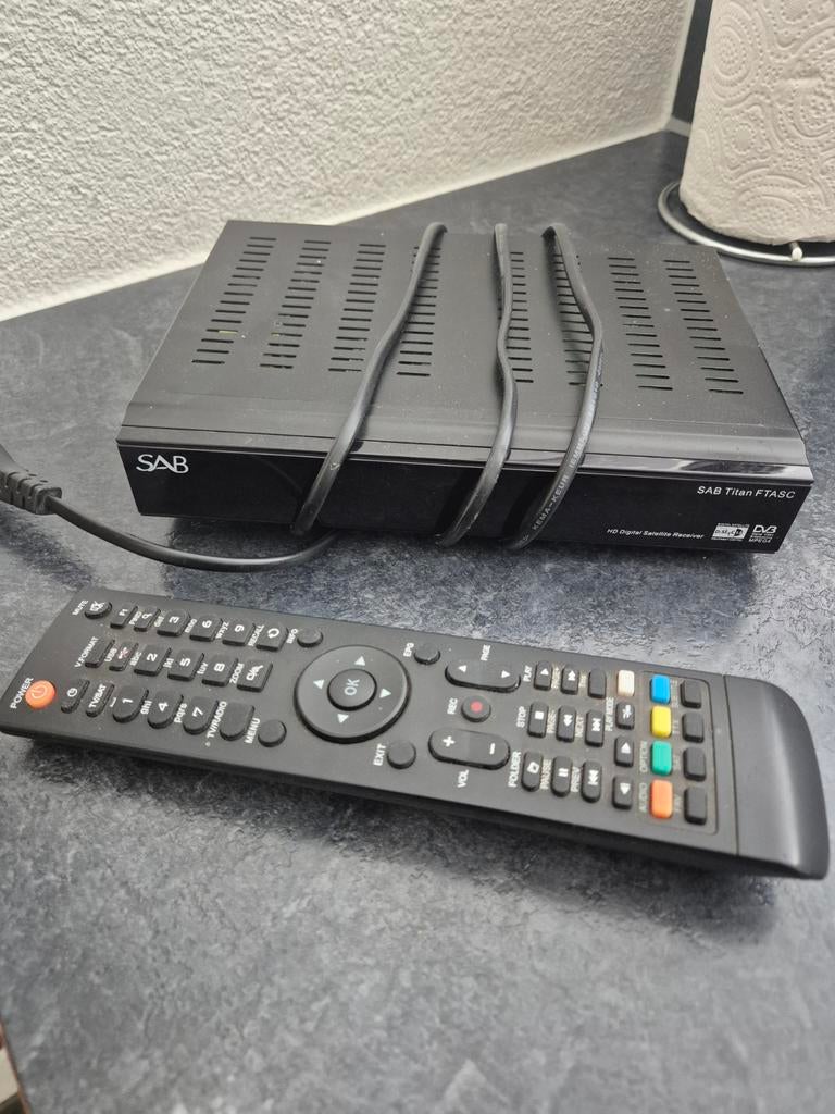 Canal digitaal kastje met afstandsbediening, Audio, Tv en Foto, Schotelantennes, Ophalen, Zo goed als nieuw, (Schotel)antenne-accessoires
