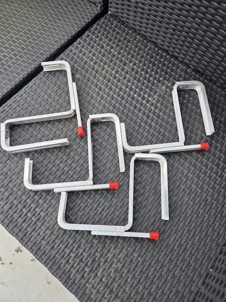 12x balkonhaak balkonbak haken univ. Hornbach- 2 st. = 6EUR, Tuin en Terras, Bloembakken en Plantenbakken, Ophalen, Gebruikt, Metaal