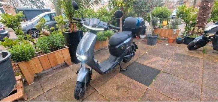 Super Soco CUx – elektrische brommer 45, Fietsen en Brommers, Brommeronderdelen | Scooters, Gebruikt, Overige merken, Overige typen