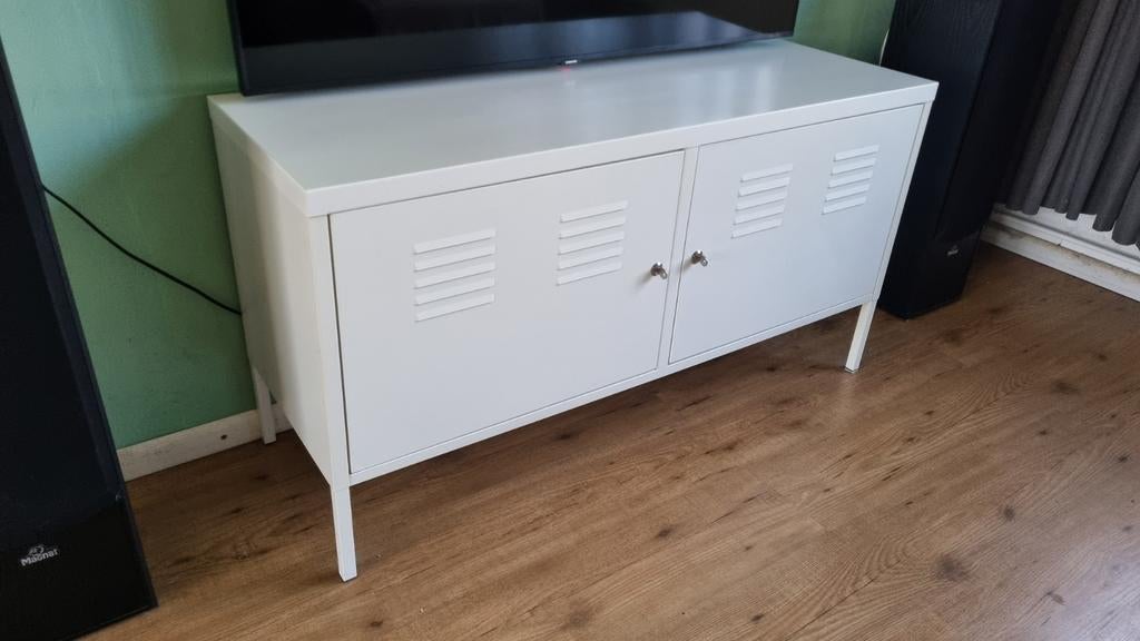 Ikea PS metalen industriëel stereo tv media meubel, Huis en Inrichting, Ophalen