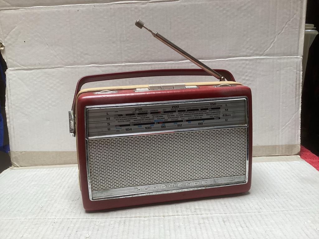 Nordmende Transita Spezial Draagbare Radio FM - Vintage, Ophalen, Gebruikt, Transistorradio