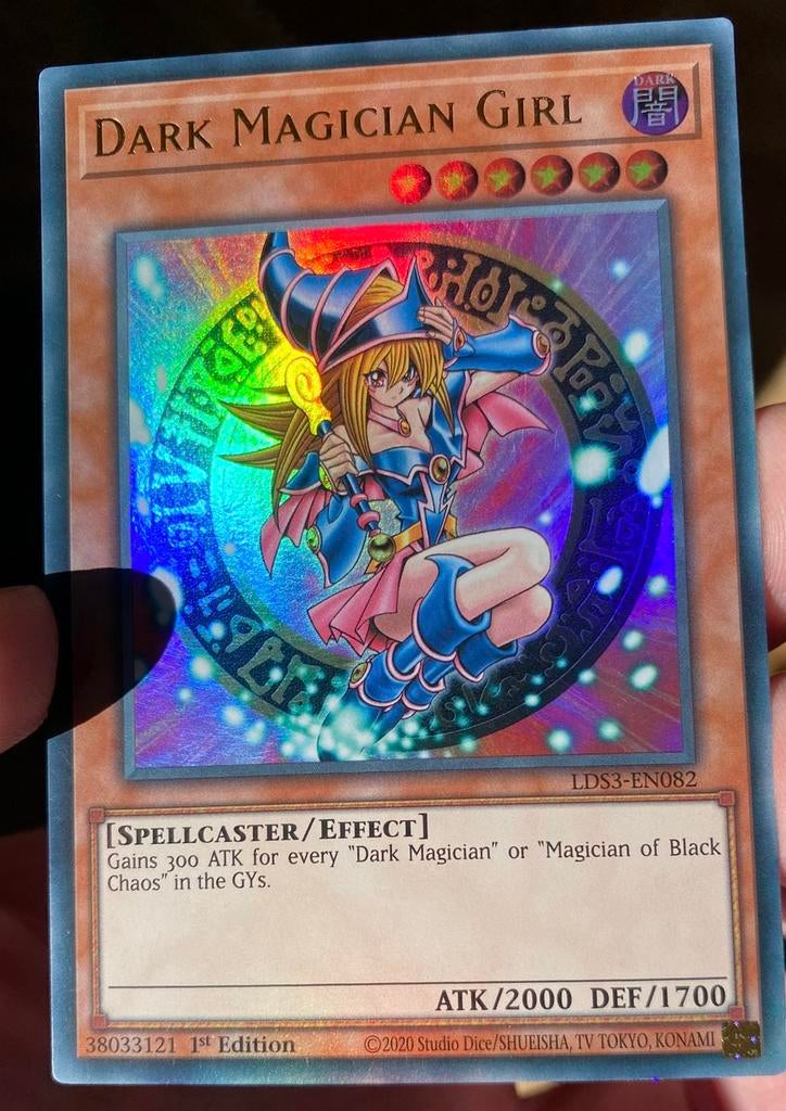 Yu-Gi-Oh! Dark Magician Girl LDS3 1st Edition !, Hobby en Vrije tijd, Verzamelkaartspellen | Yu-gi-Oh!, Ophalen of Verzenden, Zo goed als nieuw