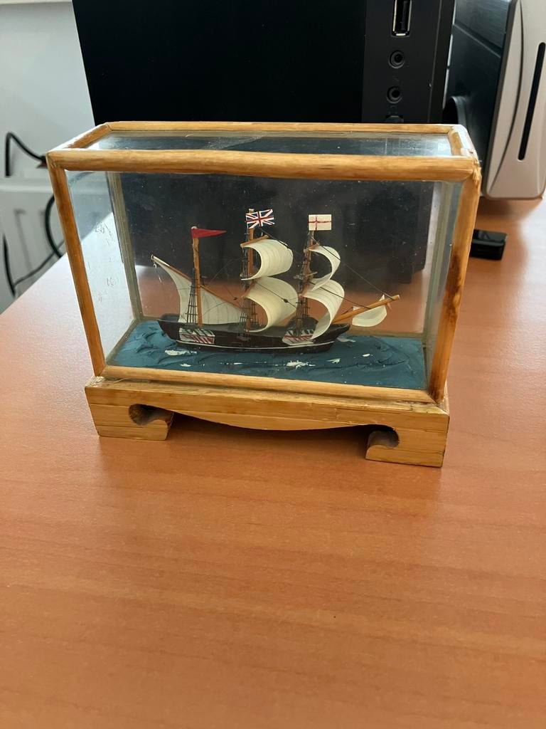 Zeilschip in vitrine mini, Ophalen of Verzenden, Gebruikt