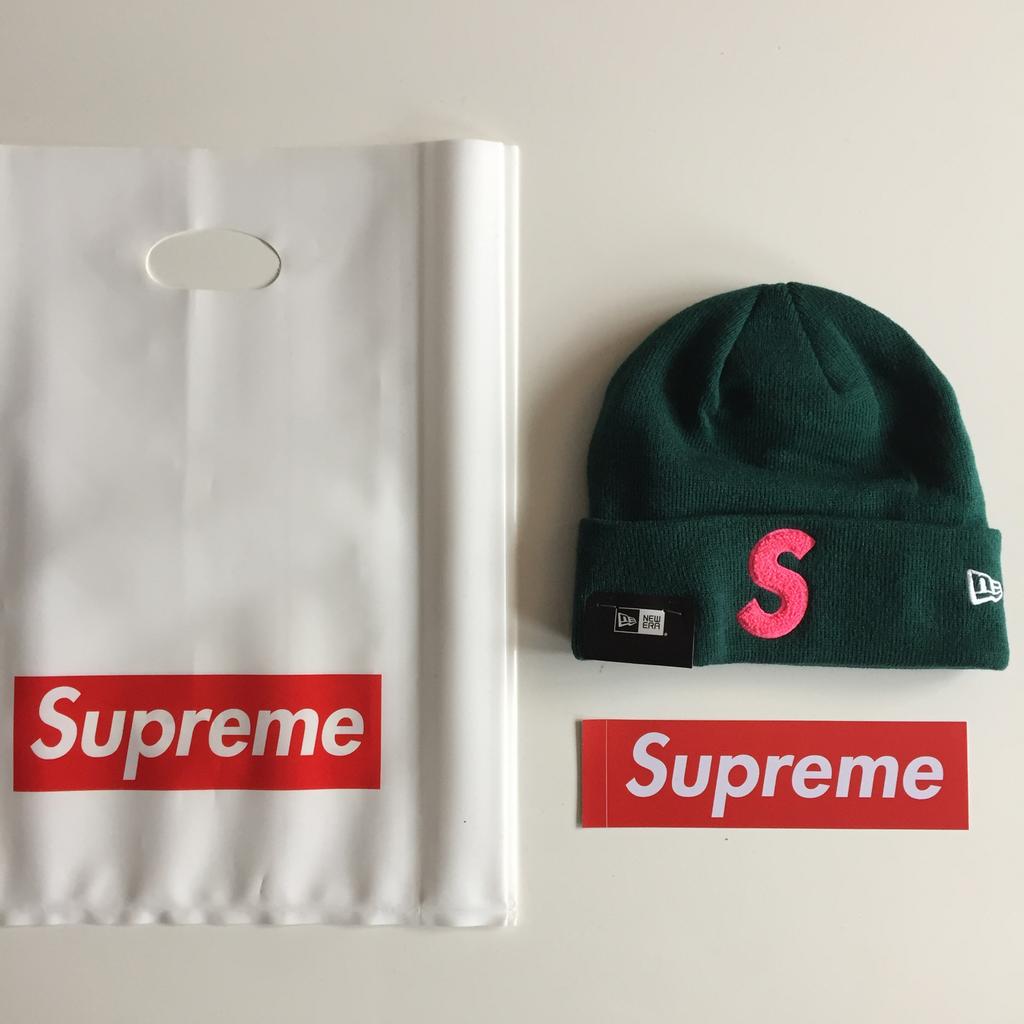 Donker groene Supreme New Era fris S logo beanie FW19 mutsje, Ophalen of Verzenden, Nieuw, Overige maten, Muts
