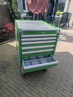 Groene gereedschapkar met lades, Ophalen