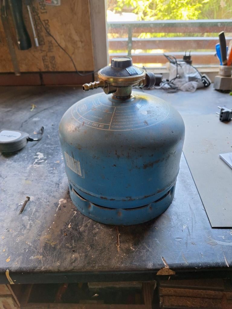 TE KOOP Campingaz gastankje met drukverdeler (1/3 vol), Ophalen of Verzenden